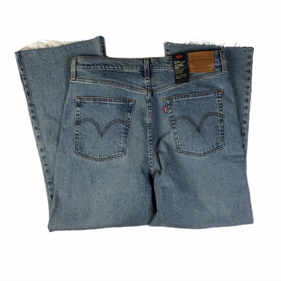 Levi's Ribcage High Waist Cropped Flare Jeans NWT - Picture 3 of 3